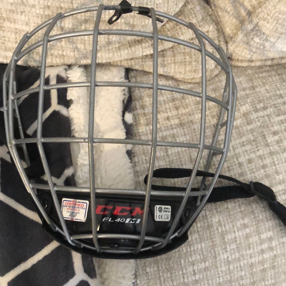 CCM FL40M hockey face shield
